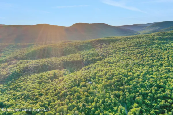 $6,700,000 | 125 Valley View Way, Willow, NY 12495