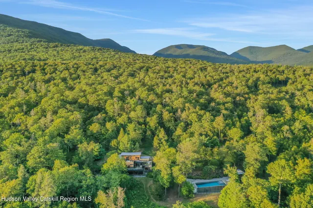 $6,700,000 | 125 Valley View Way, Willow, NY 12495