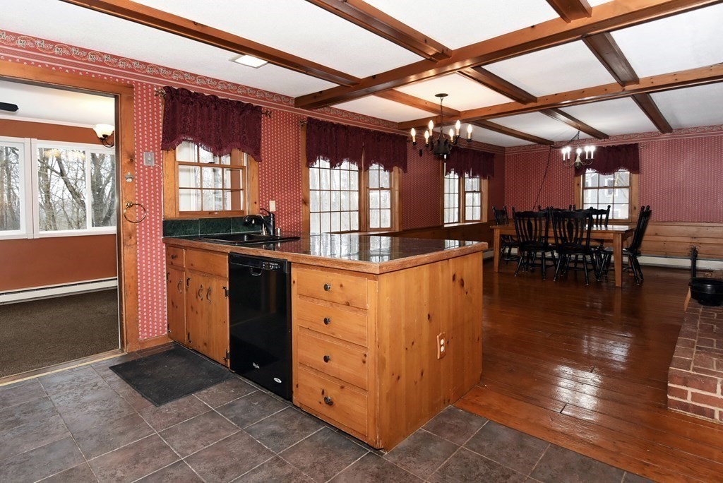 54 Old Farm Road Sturbridge, MA 01566 - Photo 11 of 40 Gallery Image 11