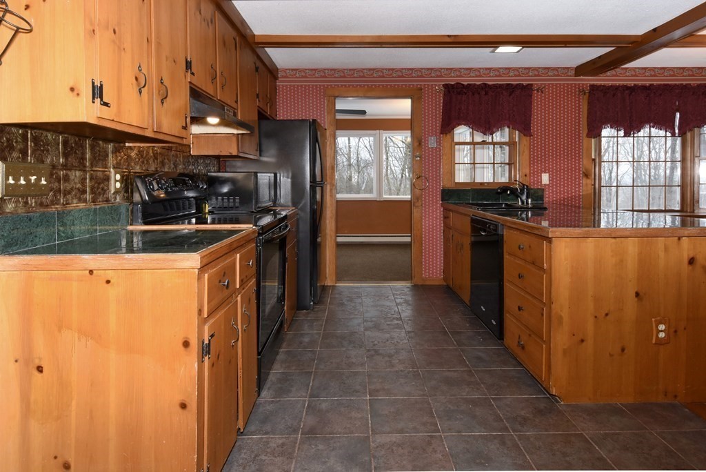54 Old Farm Road Sturbridge, MA 01566 - Photo 14 of 40 Gallery Image 14
