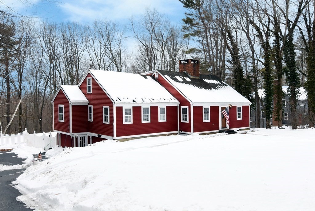 54 Old Farm Road Sturbridge, MA 01566 - Photo 2 of 40 Gallery Image 2