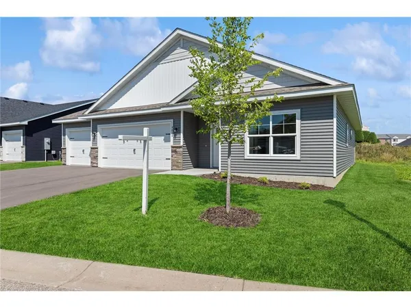 $499,900 | 4907 Evergreen Drive North, Hugo, MN 55038