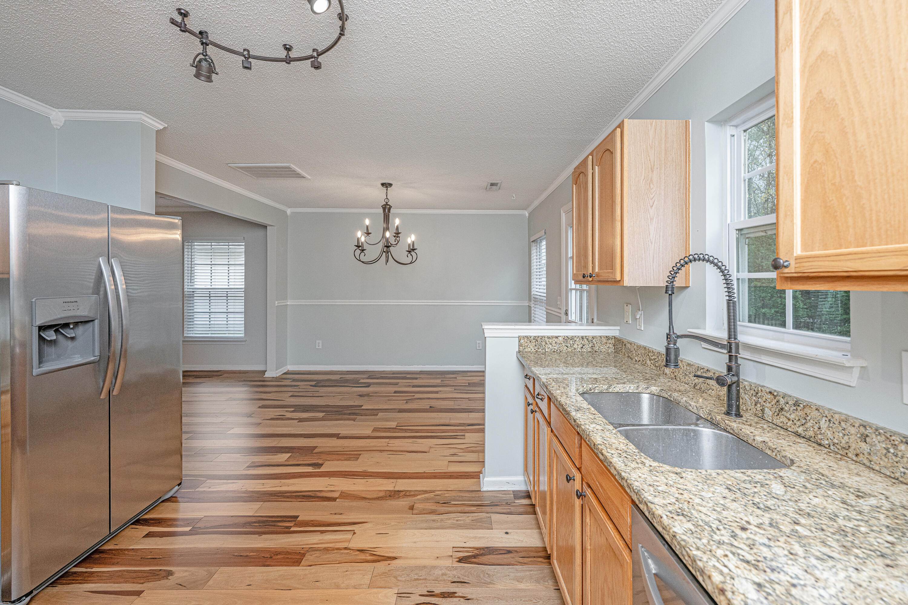 147 Old Tree Road Goose Creek, SC 29445 - Photo 12 of 42 147OldTreeRd014