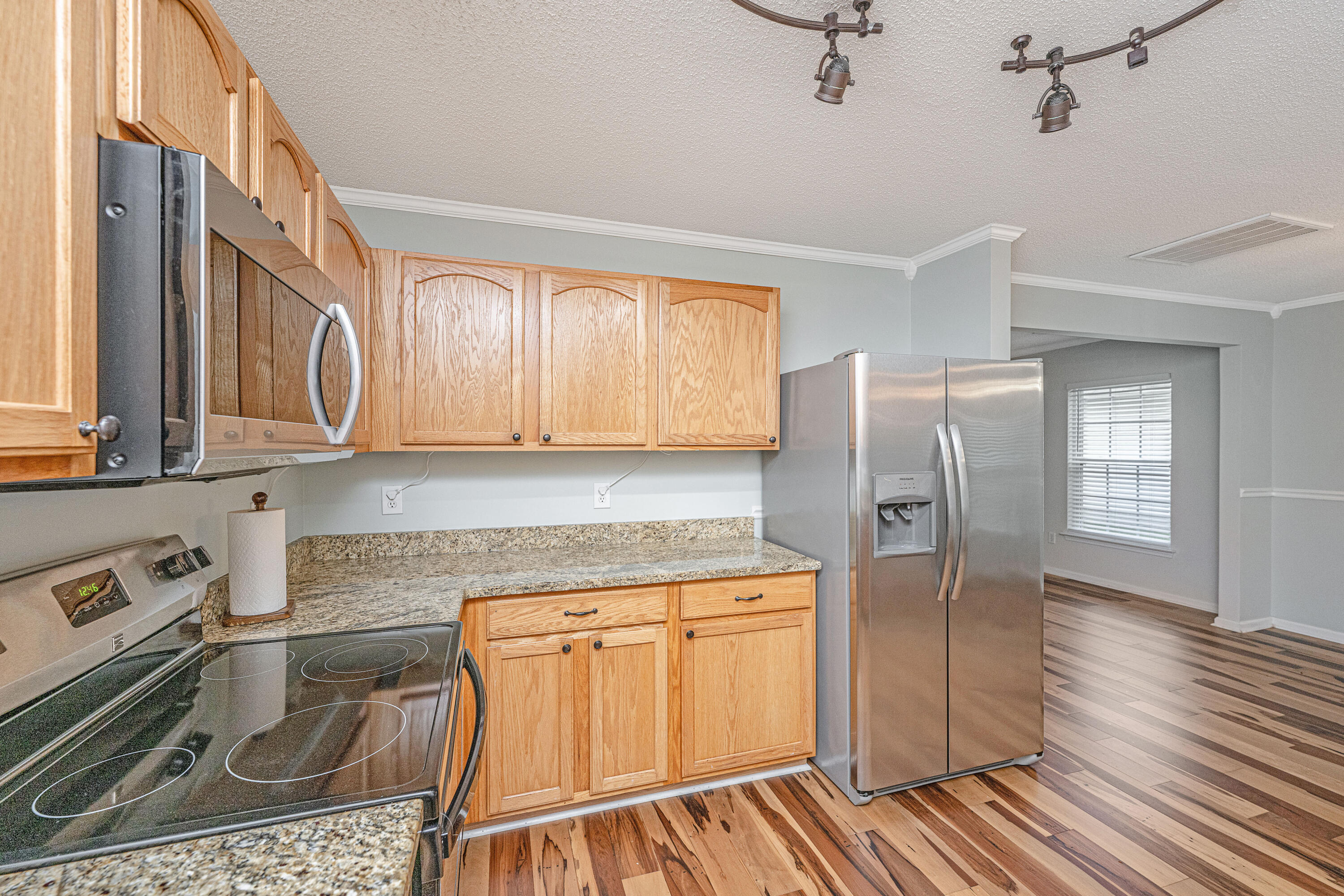 147 Old Tree Road Goose Creek, SC 29445 - Photo 13 of 42 147OldTreeRd015