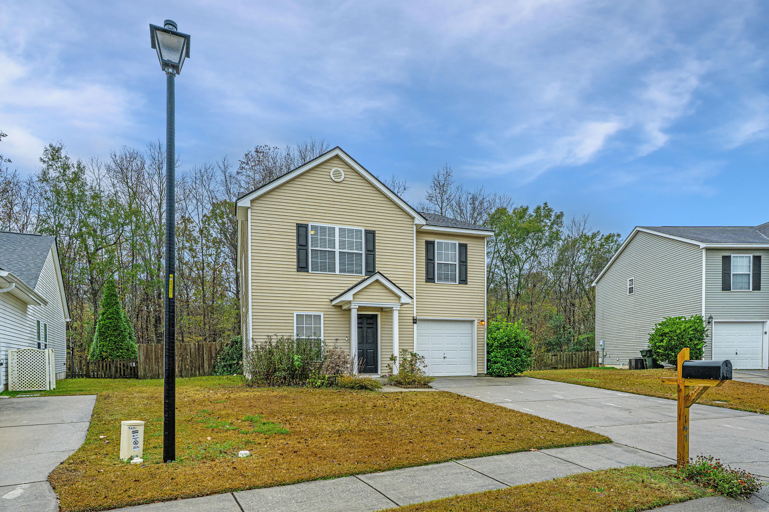 147 Old Tree Road Goose Creek, SC 29445 - Photo 3 of 42 147OldTreeRd004