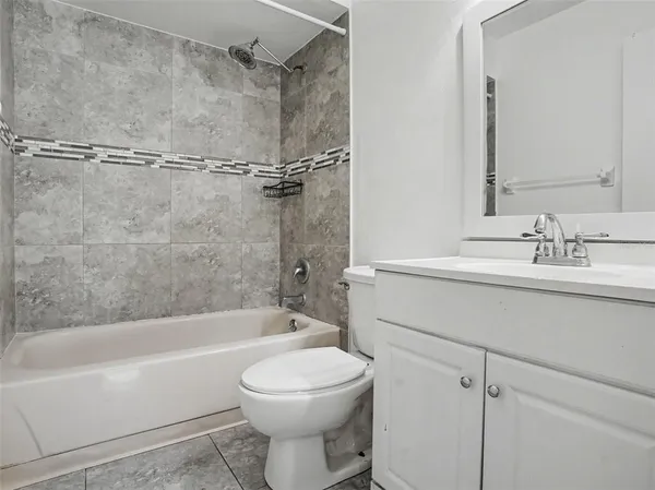 $2,300 | 7102 Harbor Heights Circle, Orlando, FL 32835