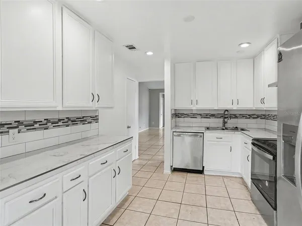 $2,300 | 7102 Harbor Heights Circle, Orlando, FL 32835