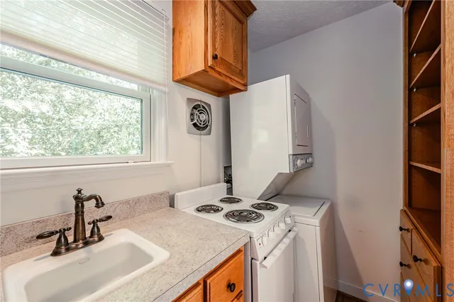 $379,990 | 7262 Lakeshore Drive, Quinton, VA 23141