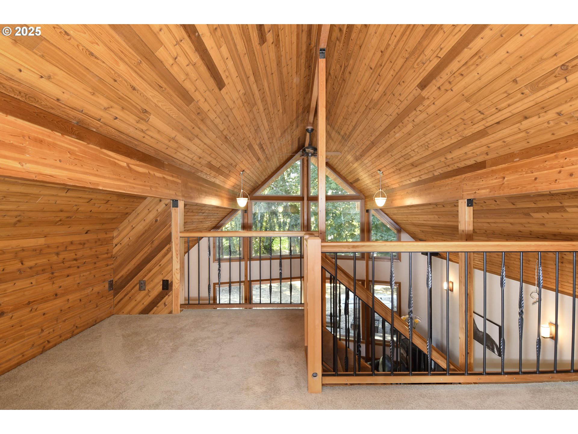 8325 Northeast Dog Ridge Road Newberg, OR 97132 - Photo 16 of 41 a view of a balcony