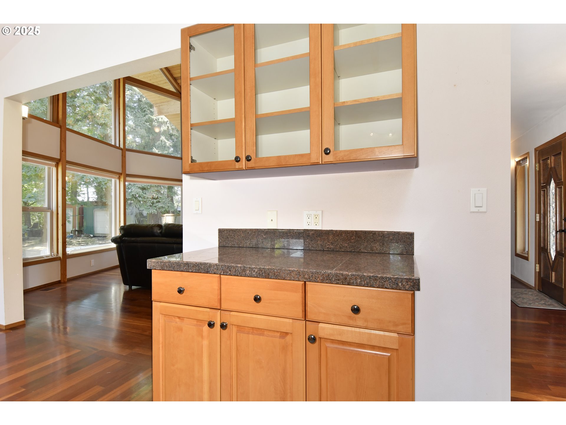 8325 Northeast Dog Ridge Road Newberg, OR 97132 - Photo 6 of 41 a kitchen with granite countertop a stove and a white refrigerator