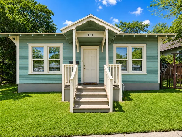 $2,500 | 404 West 43rd Street, Unit A, Austin, TX 78751