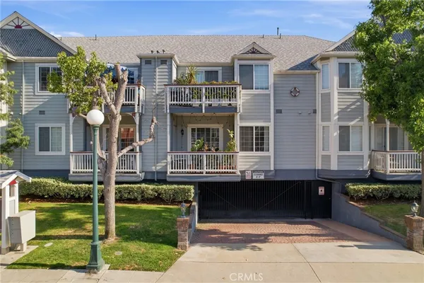 $668,000 | 132 West Lemon Avenue, Unit A, Monrovia, CA 91016
