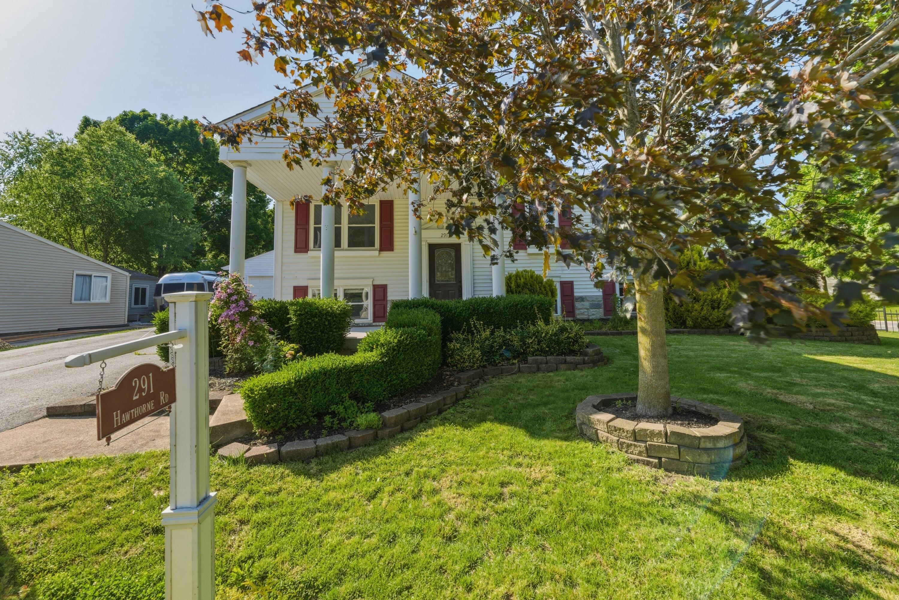 291 Hawthorne Road Sunbury, OH 43074 - Photo 3 of 29 Front of house2