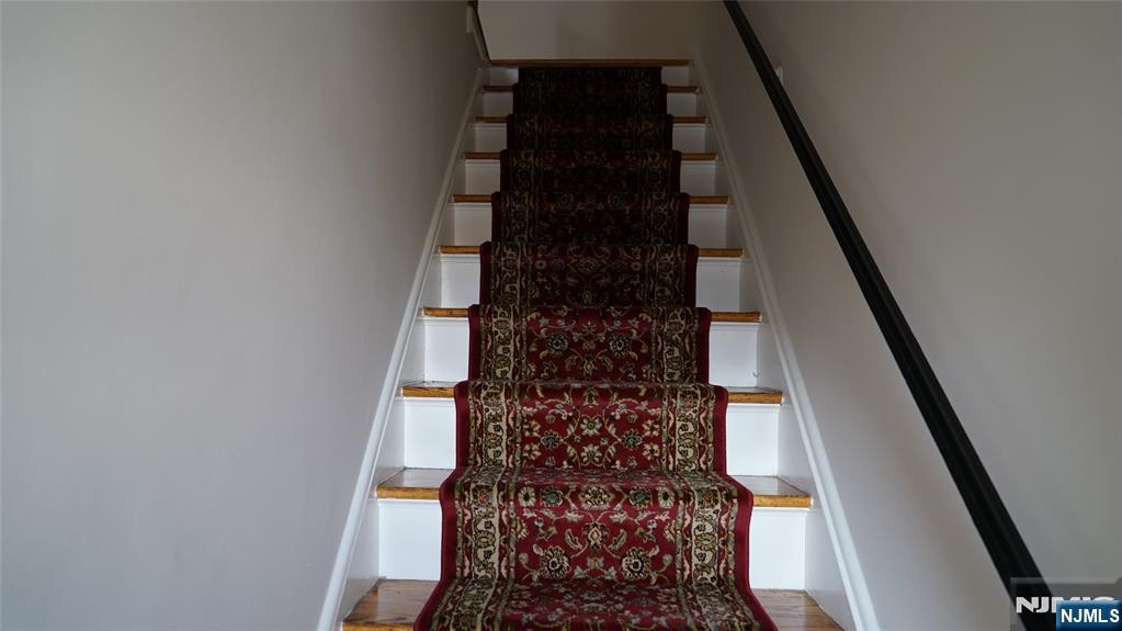 403 Anderson Avenue, Unit 4B Fairview, NJ 07022 - Photo 2 of 12 view of entryway