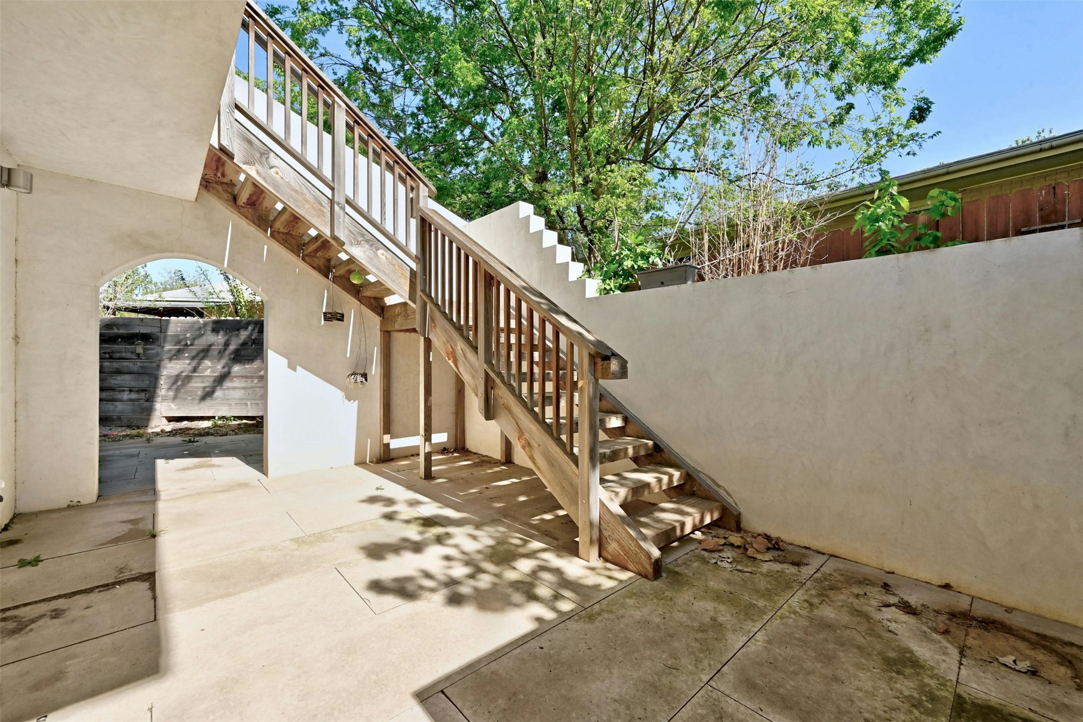 4804 Menchaca Road Austin, TX 78745 - Photo 34 of 38 Garage Apartment Courtyard