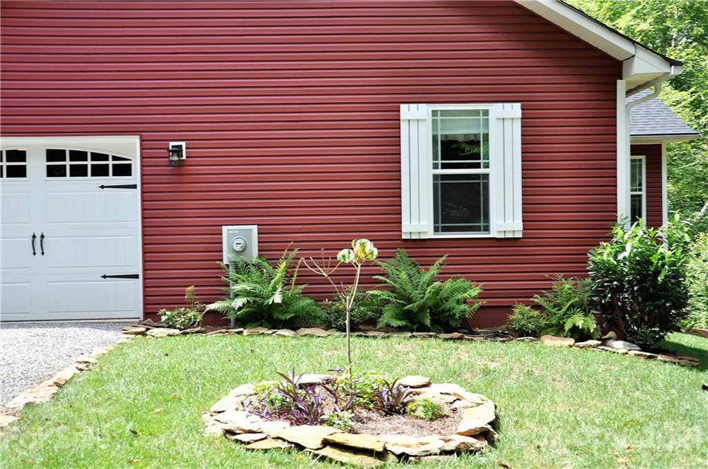 190 Firethorn Lane Rutherfordton, NC 28139 - Photo 5 of 36 Gallery Image 5