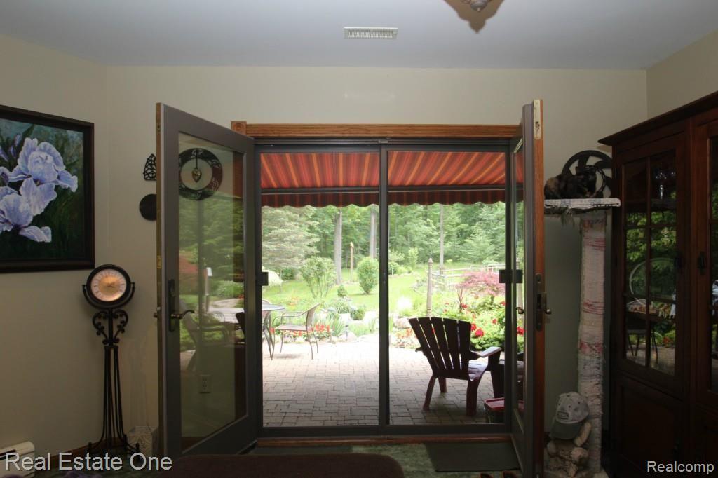 4344 Fenton Road Hartland, MI 48353 - Photo 16 of 53 IMG_7149.jpg