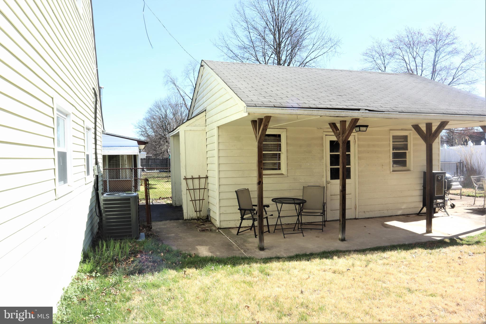 110 Rutledge Avenue Trenton, NJ 08618 - Photo 17 of 17 Awesome outside living area!
