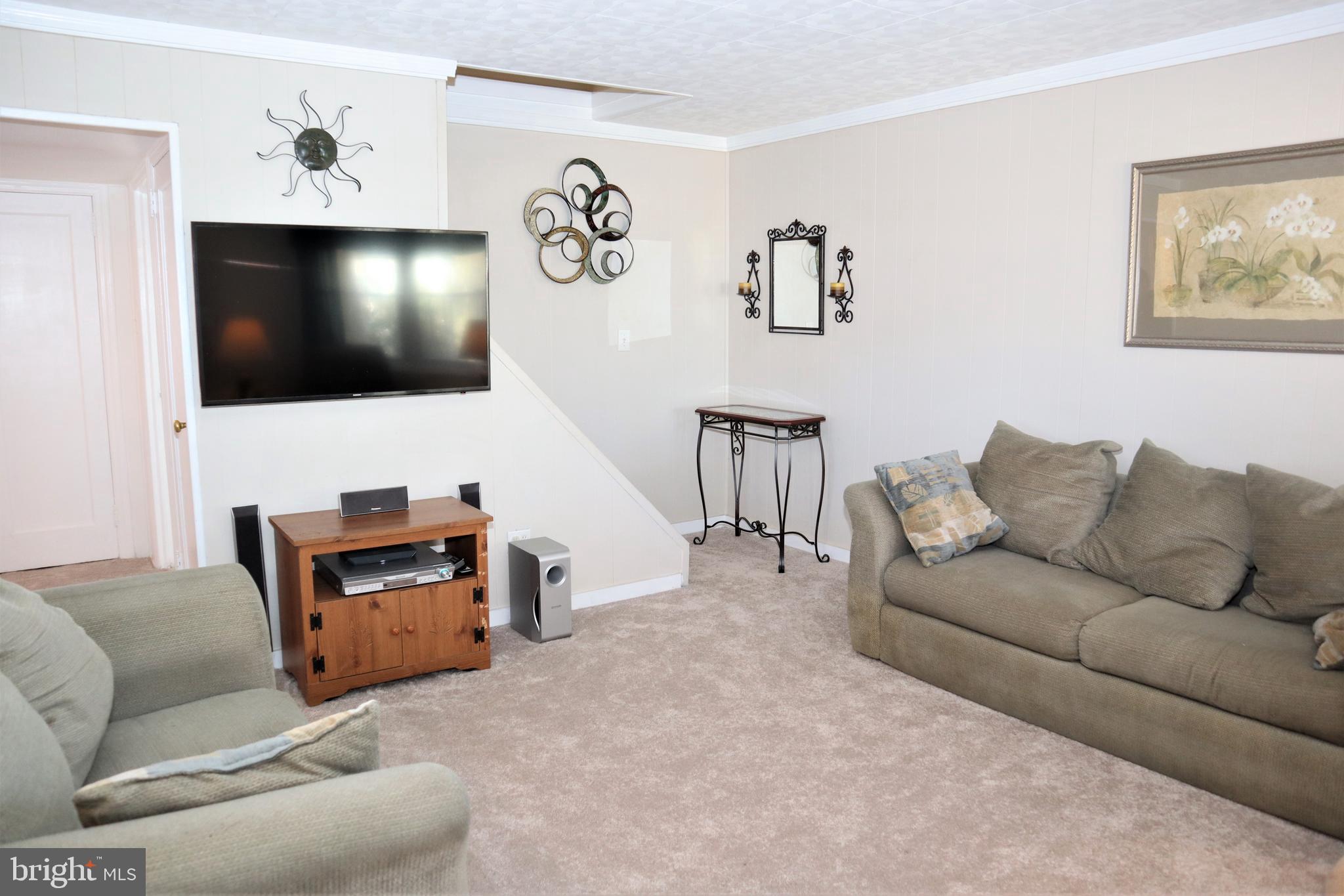 110 Rutledge Avenue Trenton, NJ 08618 - Photo 4 of 17 Looking at living room from the front door
