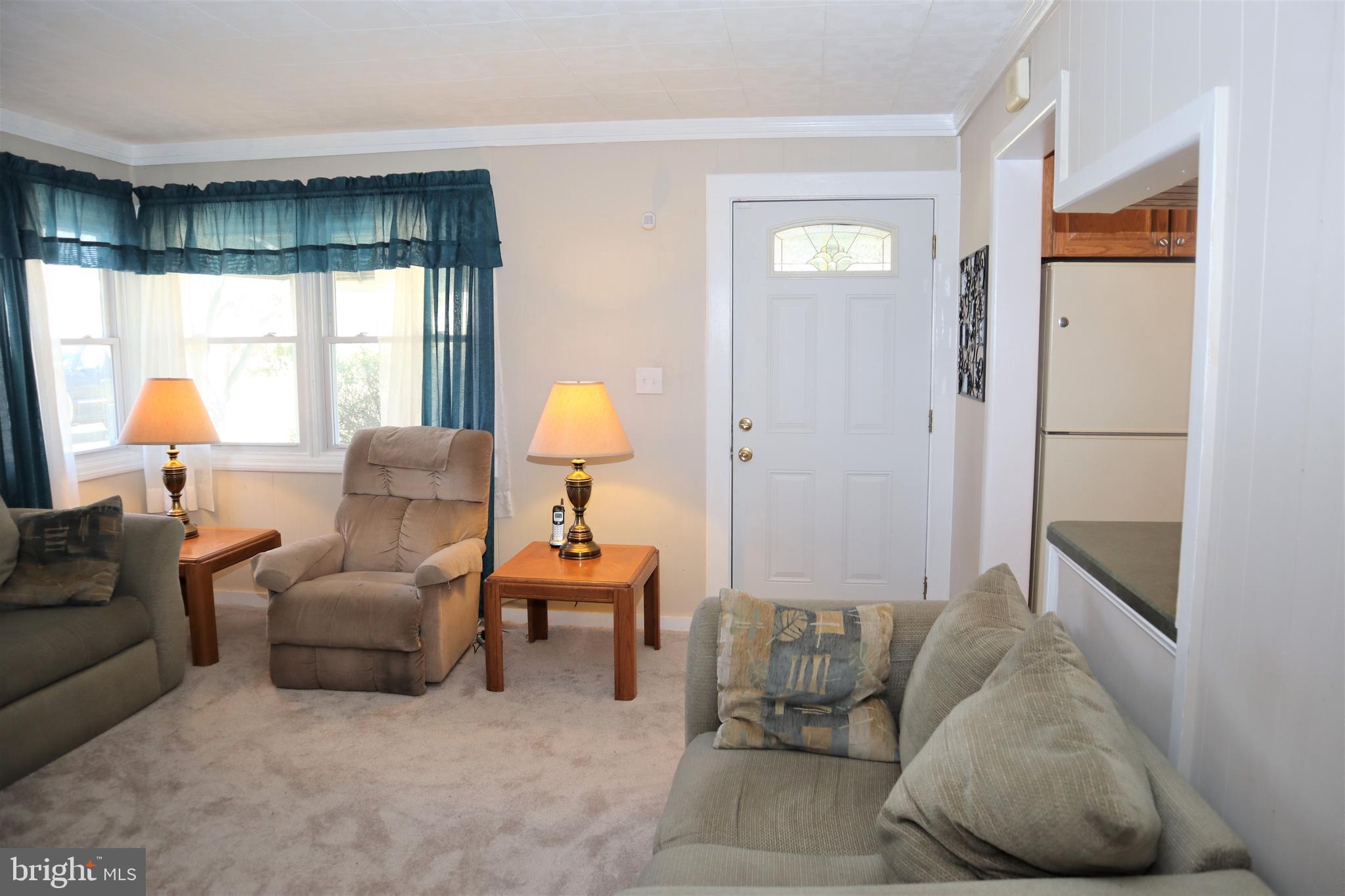 110 Rutledge Avenue Trenton, NJ 08618 - Photo 5 of 17 Notice the open concept?