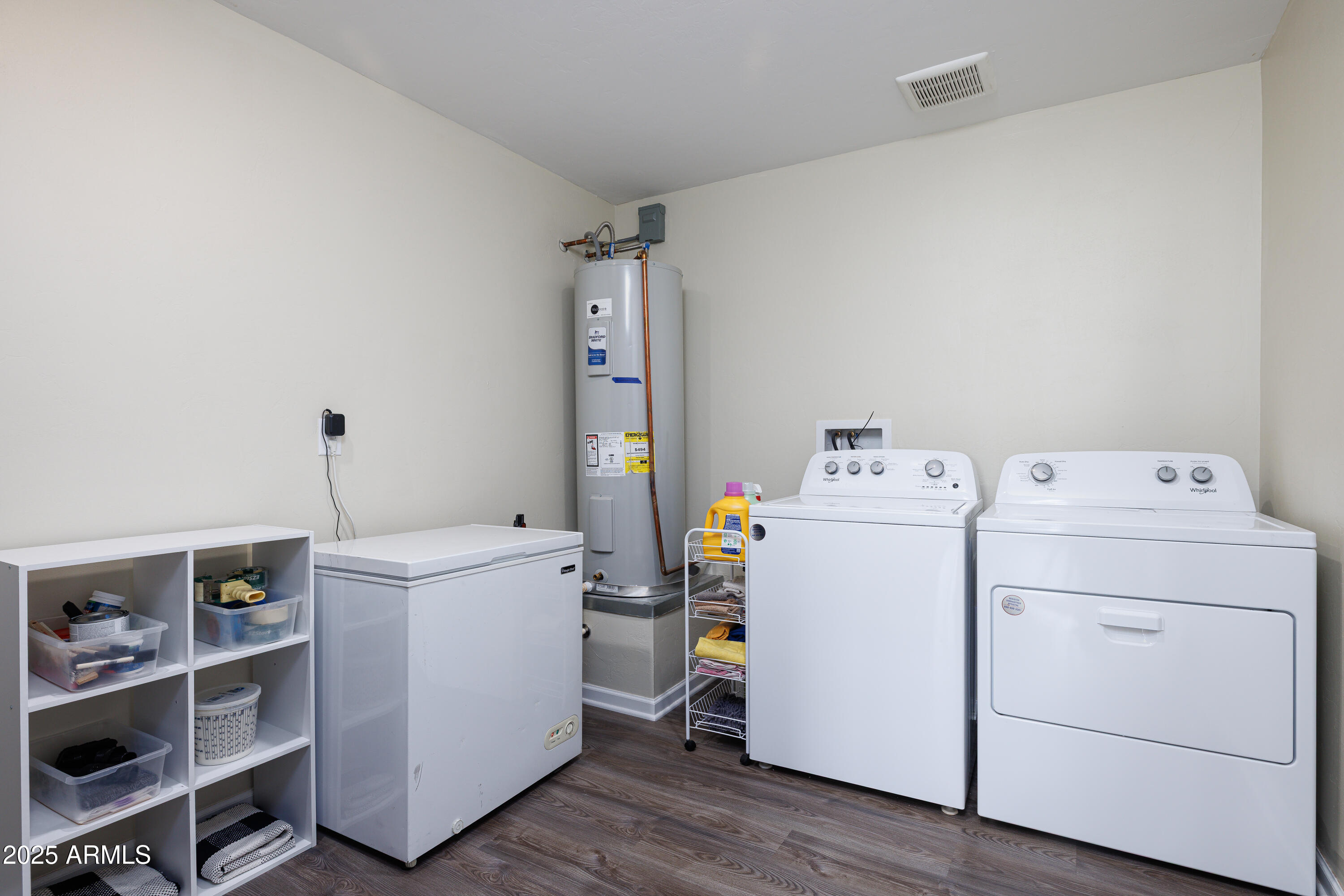 1256 South Lenora Loop Benson, AZ 85602 - Photo 29 of 34 a utility room with dryer and washer