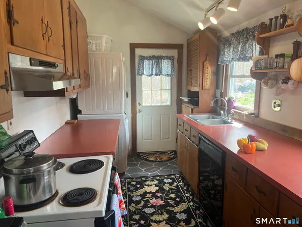 $4,000 | 389 C Wyassup Road, North Stonington, CT 06359