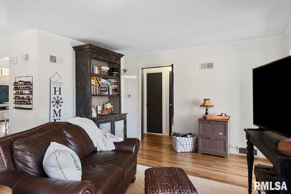 1824 South Walnut Street Springfield, IL 62704 - Photo 9 of 42