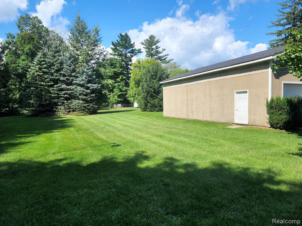 7376 Lakeshore Road Lexington, MI 48450 - Photo 3 of 27