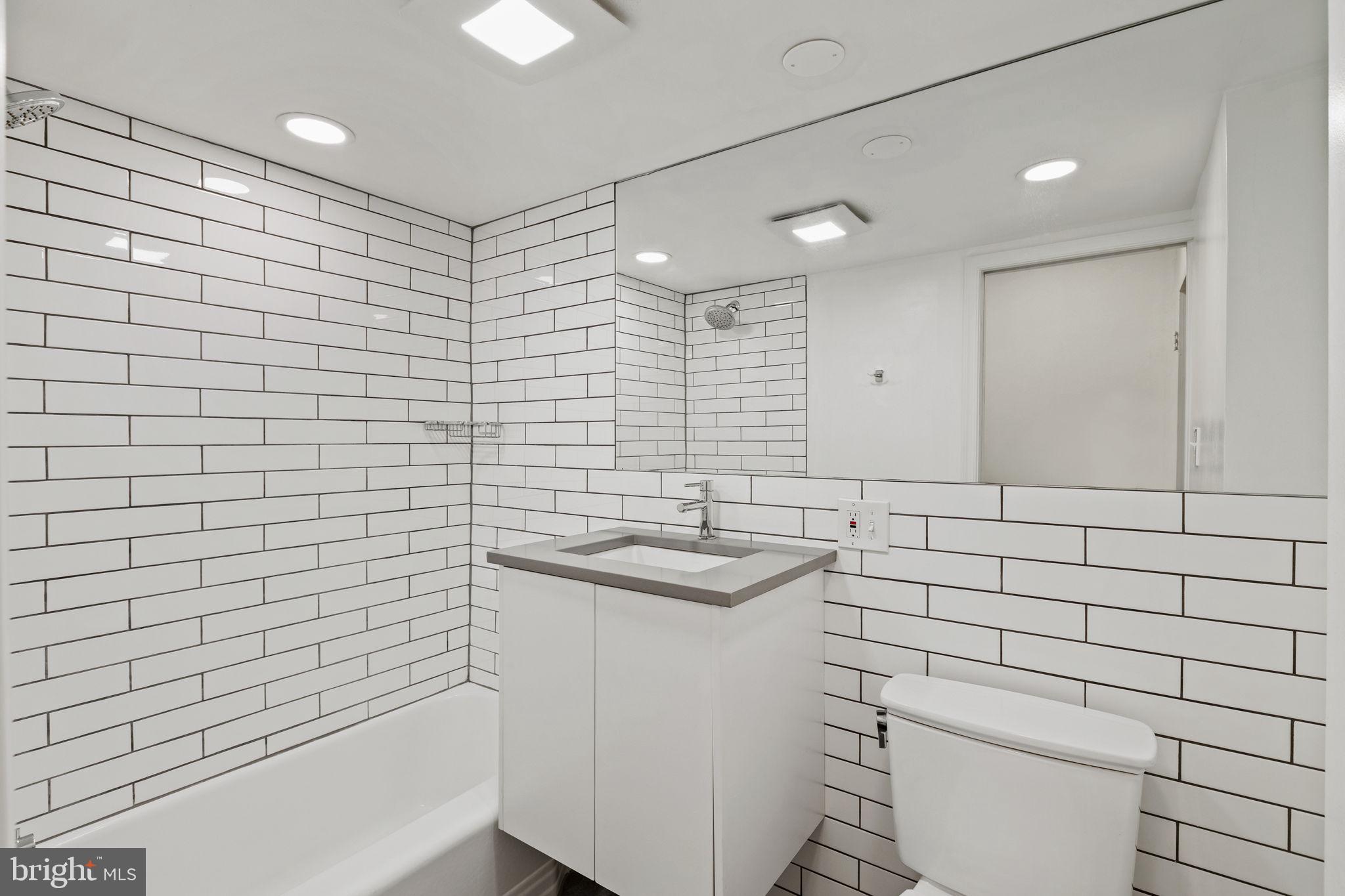 1810 Rittenhouse Square, Unit 313 Philadelphia, PA 19103 - Photo 13 of 28 Gallery Image 13