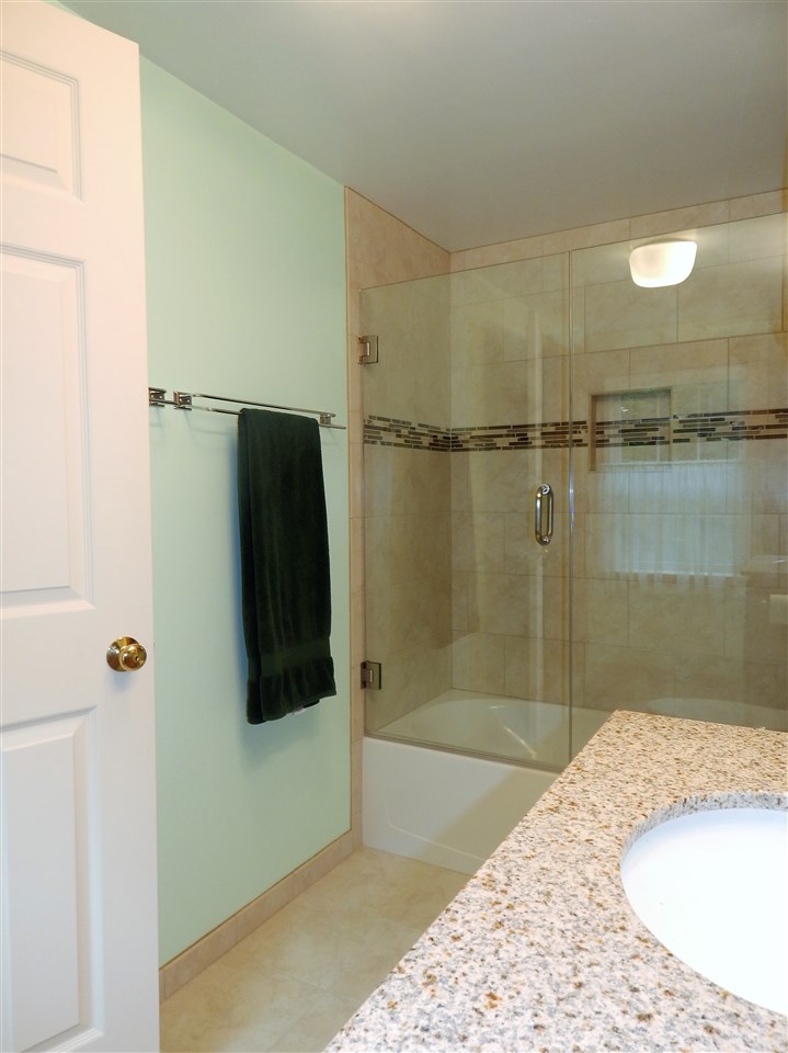 265 Bliss Road Hartford, VT 05001 - Photo 11 of 38 Gallery Image 11