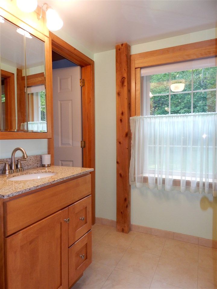 265 Bliss Road Hartford, VT 05001 - Photo 12 of 38 Gallery Image 12