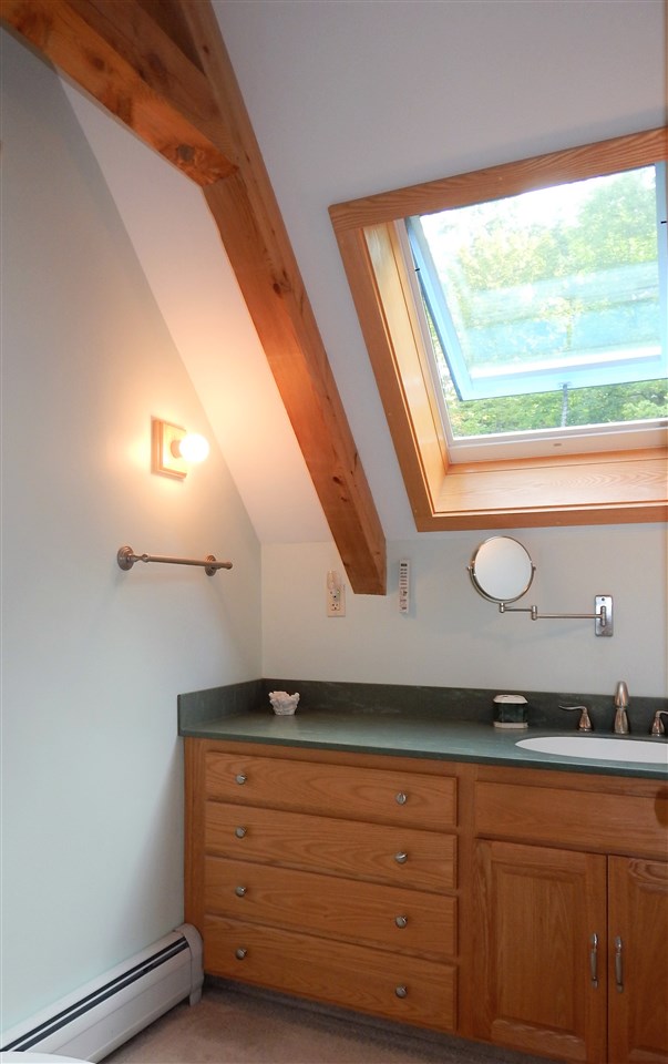 265 Bliss Road Hartford, VT 05001 - Photo 18 of 38 Gallery Image 18