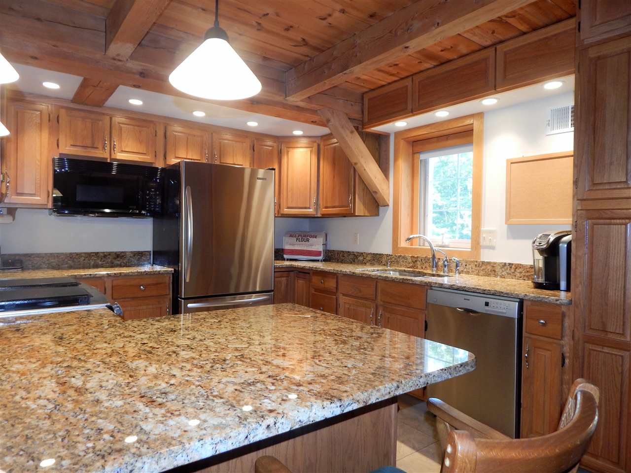 265 Bliss Road Hartford, VT 05001 - Photo 5 of 38 Gallery Image 5