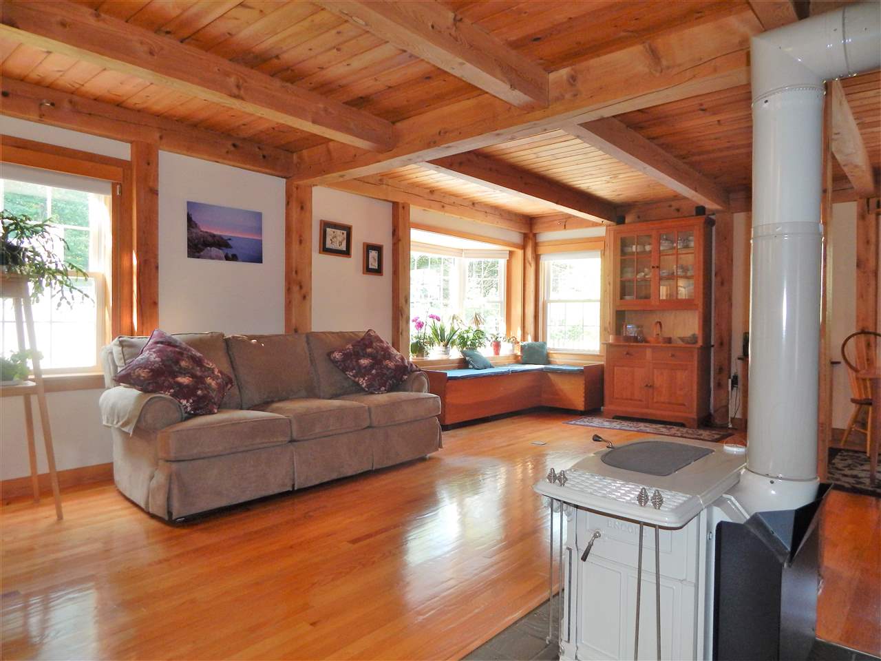 265 Bliss Road Hartford, VT 05001 - Photo 10 of 38 Gallery Image 10