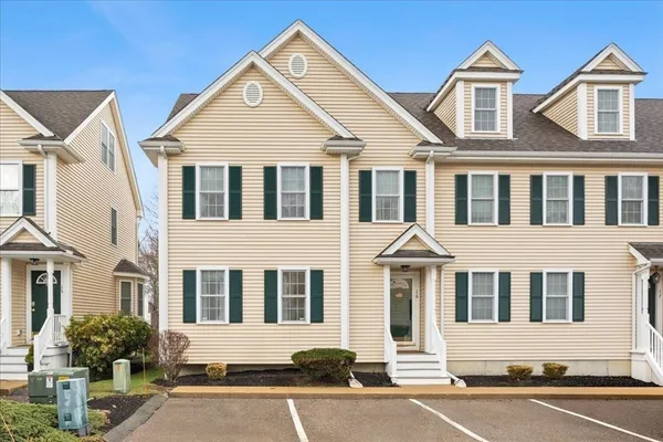 $439,900 | 172 Dean Street, Unit 16, Taunton, MA 02780