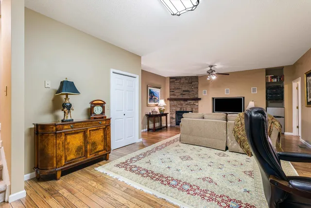 a view of a workspace with furniture