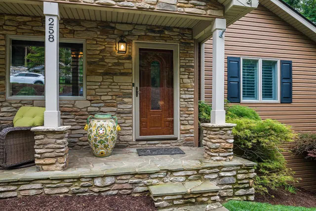 $737,300 | 258 Turkey Drive, McGaheysville, VA 22840