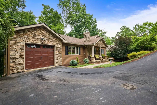 $737,300 | 258 Turkey Drive, McGaheysville, VA 22840