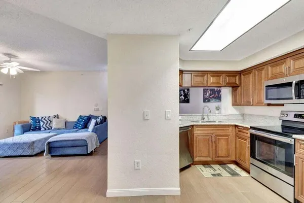 $2,350 | 2728 Anzio Court, Unit 105, Palm Beach Gardens, FL 33410