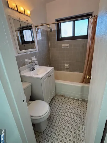 $1,650 | 3091 Edwin Avenue, Unit 5D, Fort Lee, NJ 07024