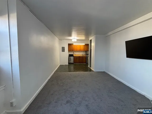 $1,650 | 3091 Edwin Avenue, Unit 5D, Fort Lee, NJ 07024