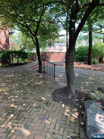 $1,650 | 3091 Edwin Avenue, Unit 5D, Fort Lee, NJ 07024