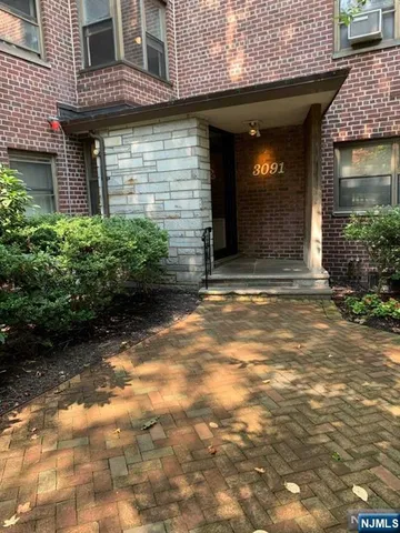 $1,650 | 3091 Edwin Avenue, Unit 5D, Fort Lee, NJ 07024
