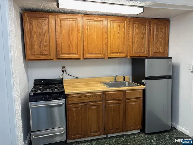$1,650 | 3091 Edwin Avenue, Unit 5D, Fort Lee, NJ 07024