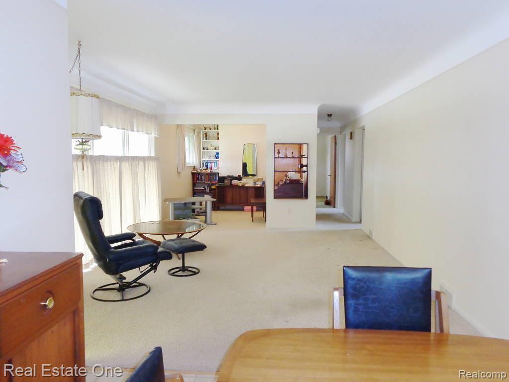 2387 Middlefield Road Trenton, MI 48183 - Photo 8 of 18 lving room.jpg