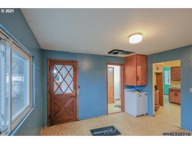 34415 Bond Road Lebanon, OR 97355 - Photo 16 of 32 a view interior of a house and natural light