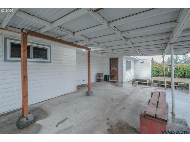 34415 Bond Road Lebanon, OR 97355 - Photo 21 of 32 a view of a backyard of a house
