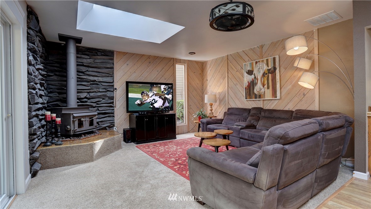 15030 Southeast 143rd Place Renton, WA 98059 - Photo 15 of 32 Gallery Image 15
