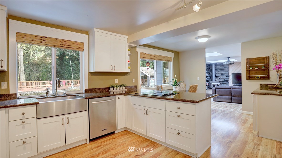 15030 Southeast 143rd Place Renton, WA 98059 - Photo 9 of 32 Gallery Image 9