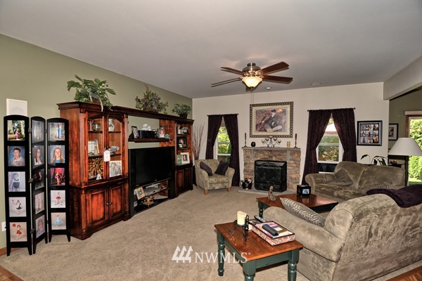 320 197th Place Southwest Bothell, WA 98012 - Photo 8 of 23